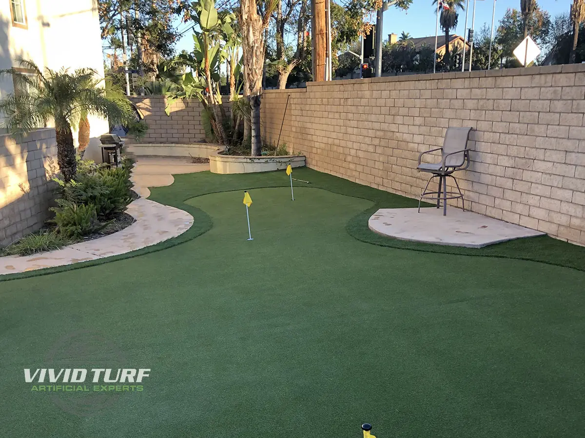 Backyard putting green