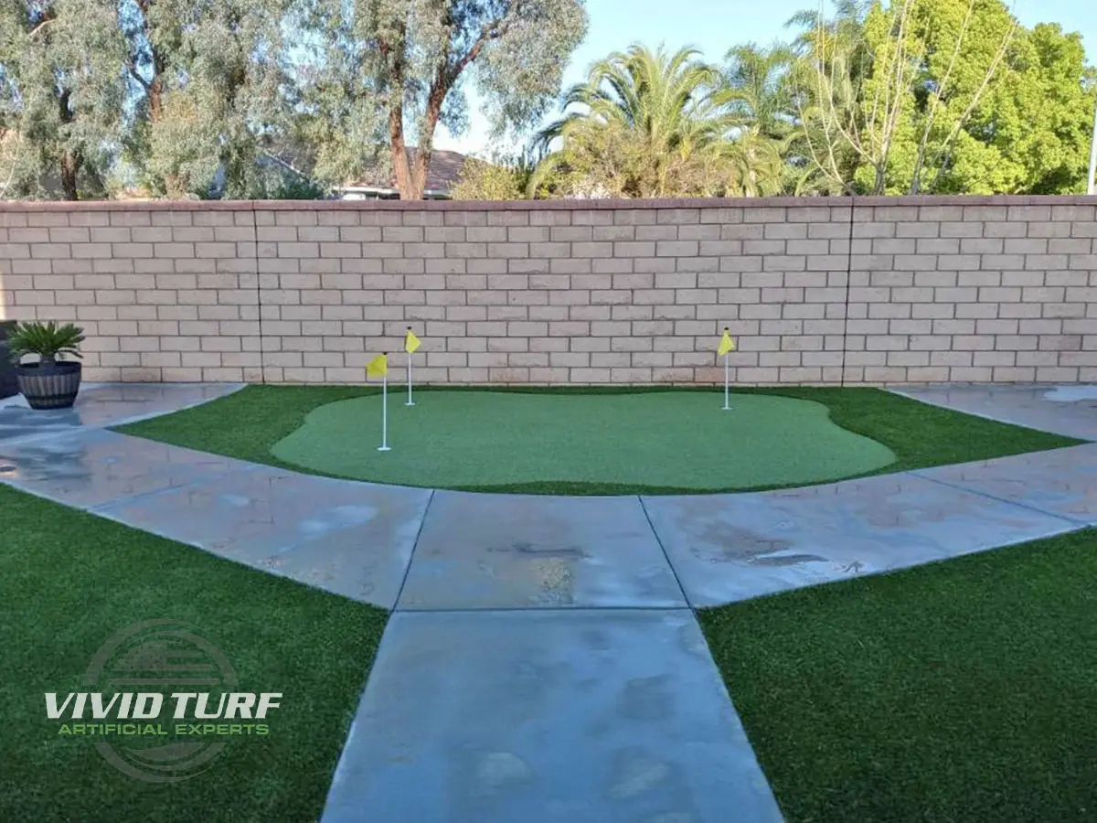 Putting green with pavers