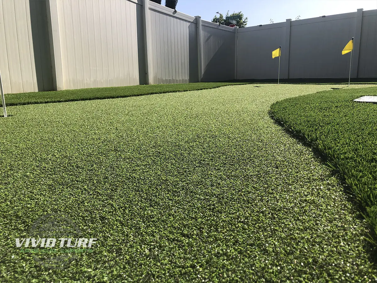 Putting green with fringe