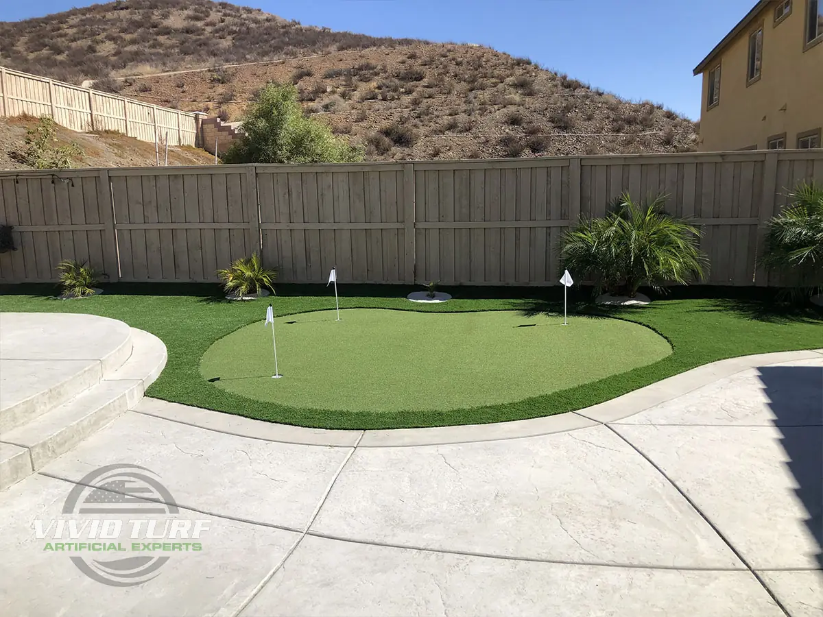 Backyard putting green